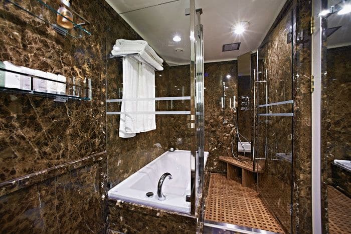 Grand Suite Bathroom.jpg